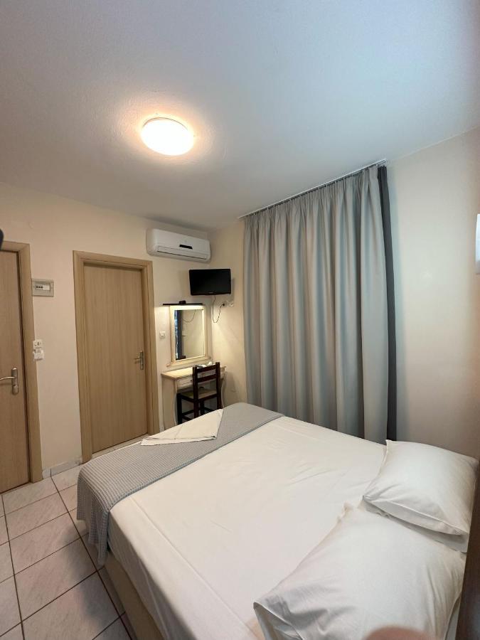 Hotel Afrodite ネイポリ エクステリア 写真
