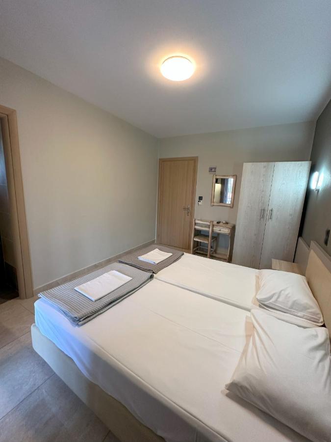 Hotel Afrodite ネイポリ エクステリア 写真