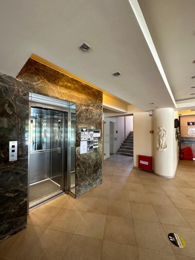 Hotel Afrodite ネイポリ エクステリア 写真